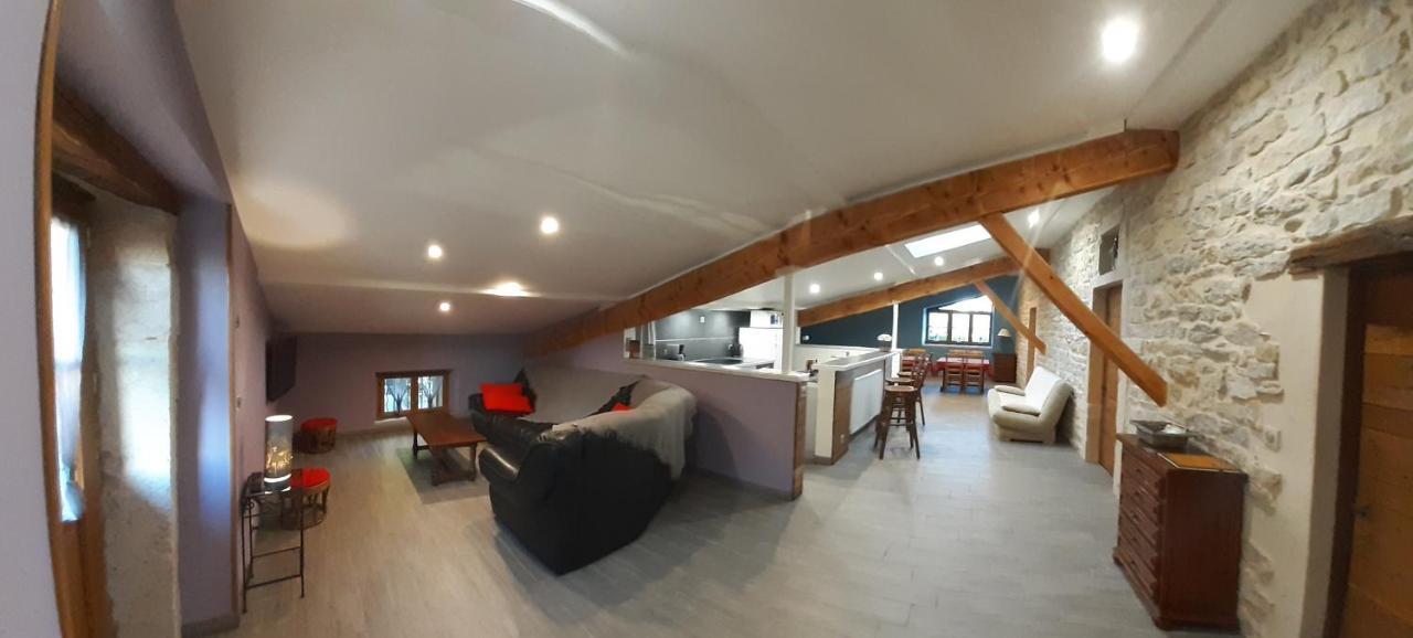 Gites Les Maisons Rouges Jasseron Exterior foto