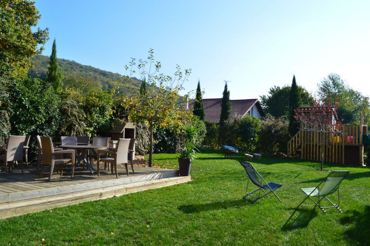 Gites Les Maisons Rouges Jasseron Exterior foto